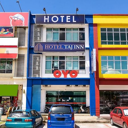 Oyo 90282 Hotel Taj Inn, Seksyen 7 Шах Алам Екстериор снимка