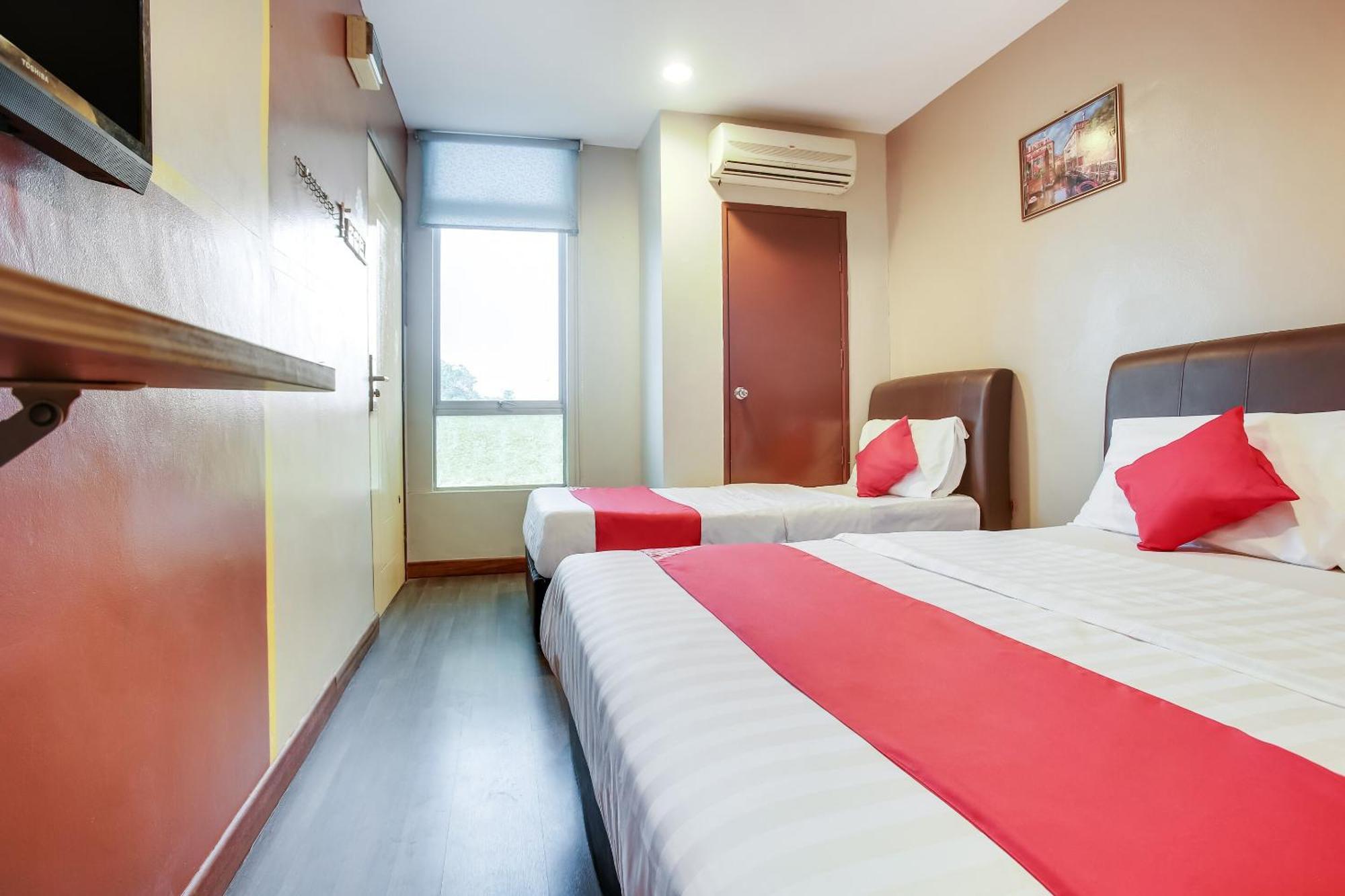 Oyo 90282 Hotel Taj Inn, Seksyen 7 Шах Алам Екстериор снимка