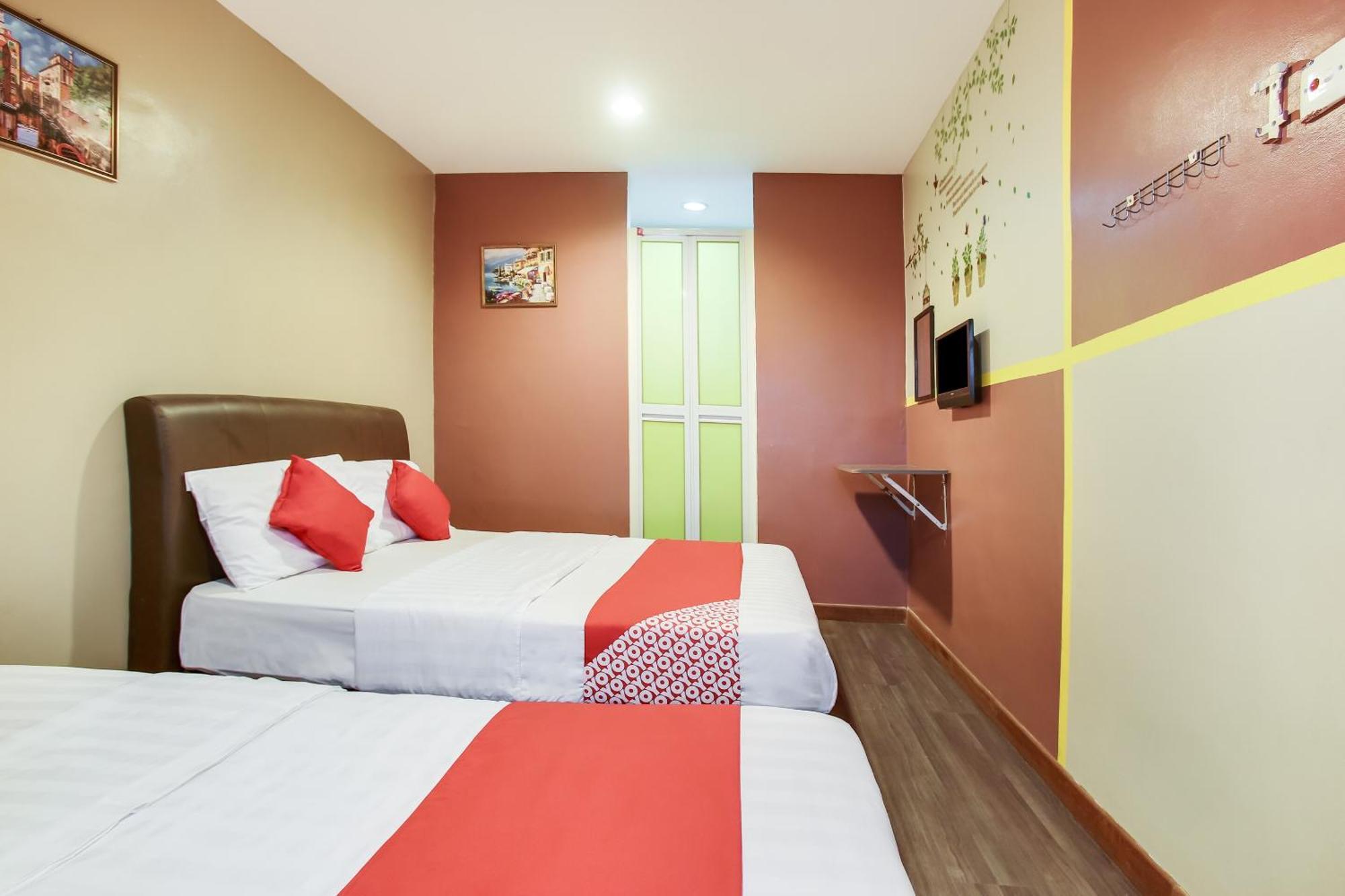 Oyo 90282 Hotel Taj Inn, Seksyen 7 Шах Алам Екстериор снимка