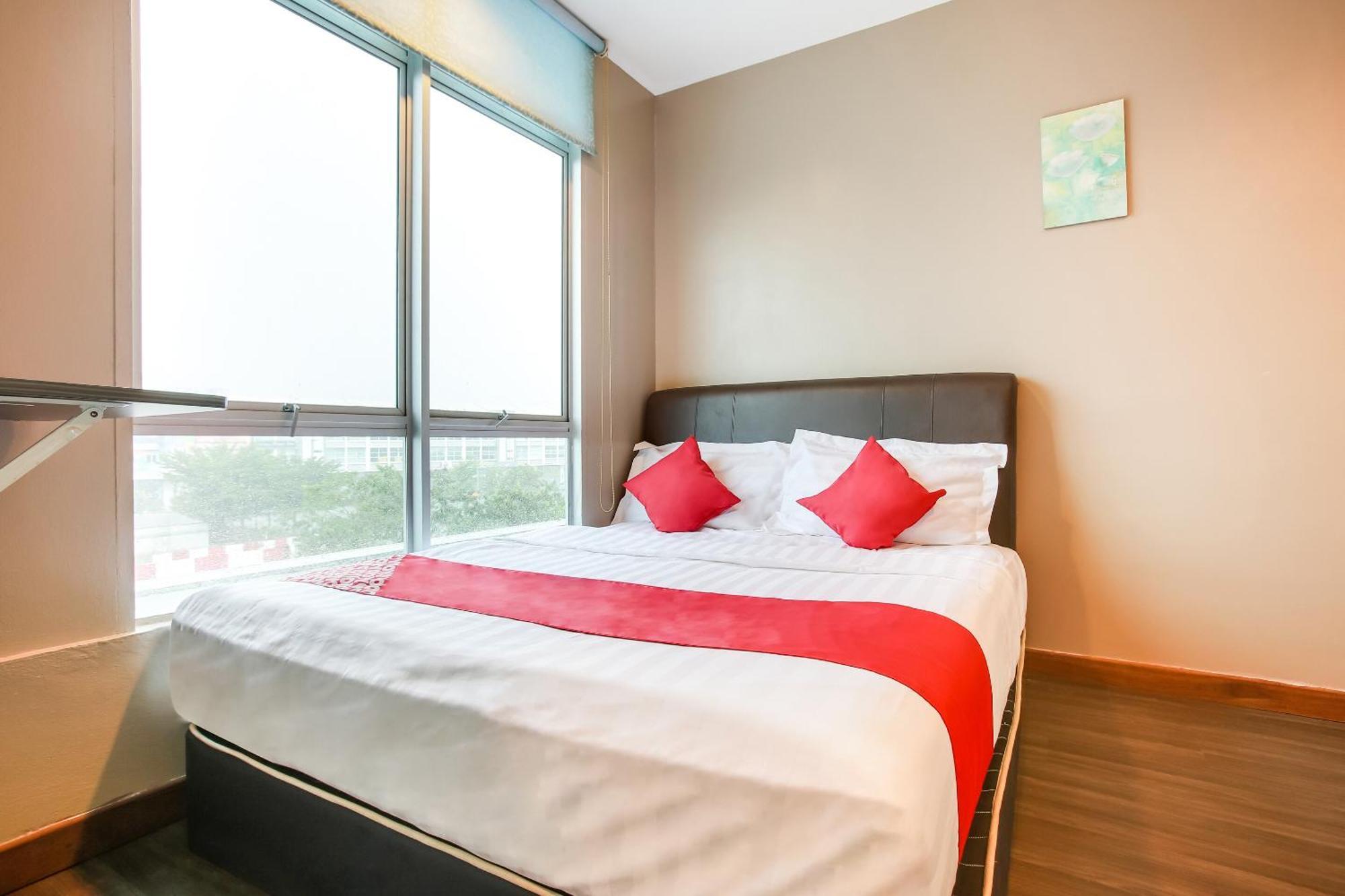 Oyo 90282 Hotel Taj Inn, Seksyen 7 Шах Алам Екстериор снимка
