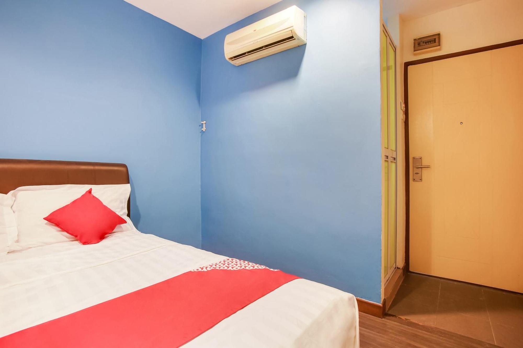 Oyo 90282 Hotel Taj Inn, Seksyen 7 Шах Алам Екстериор снимка