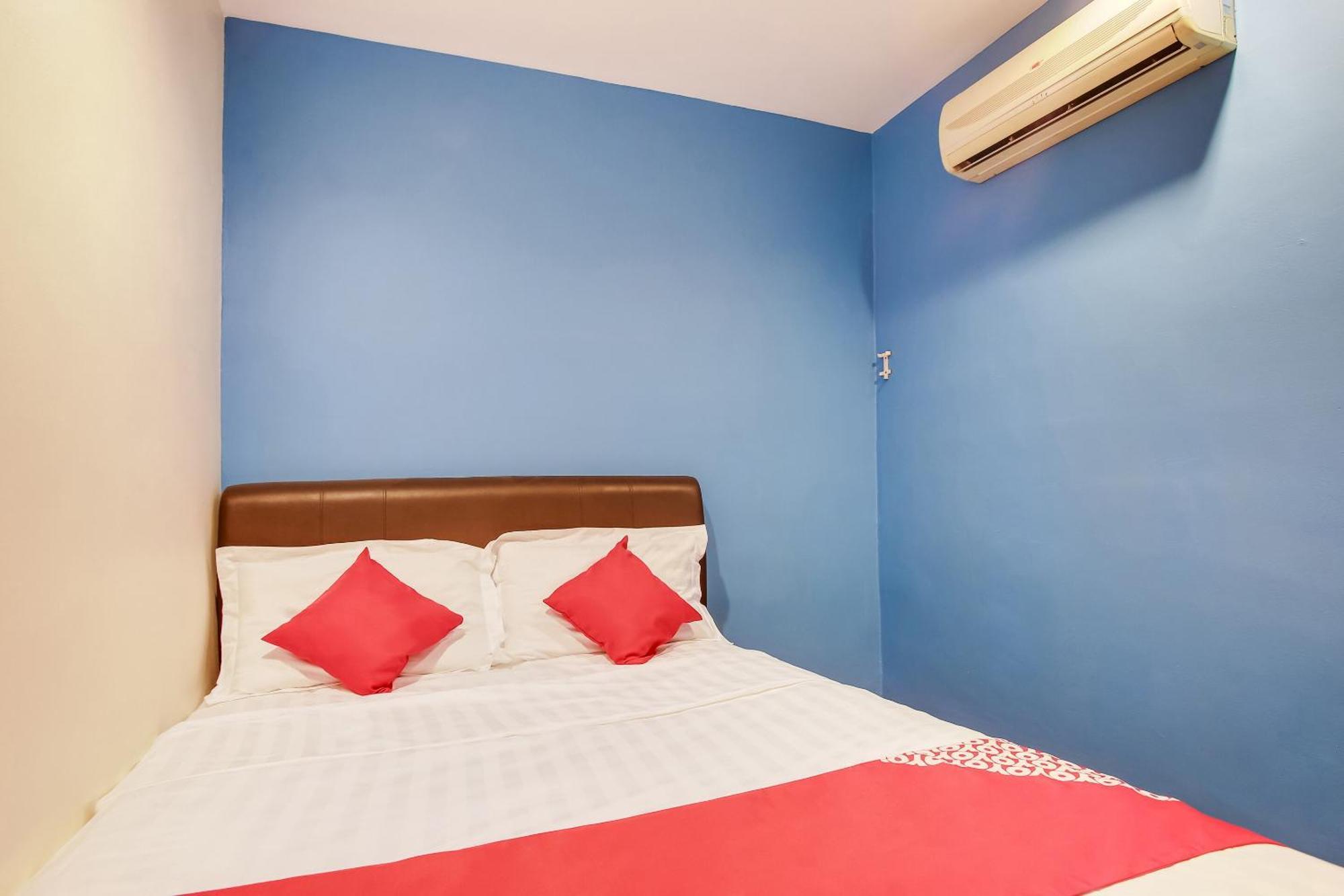 Oyo 90282 Hotel Taj Inn, Seksyen 7 Шах Алам Екстериор снимка