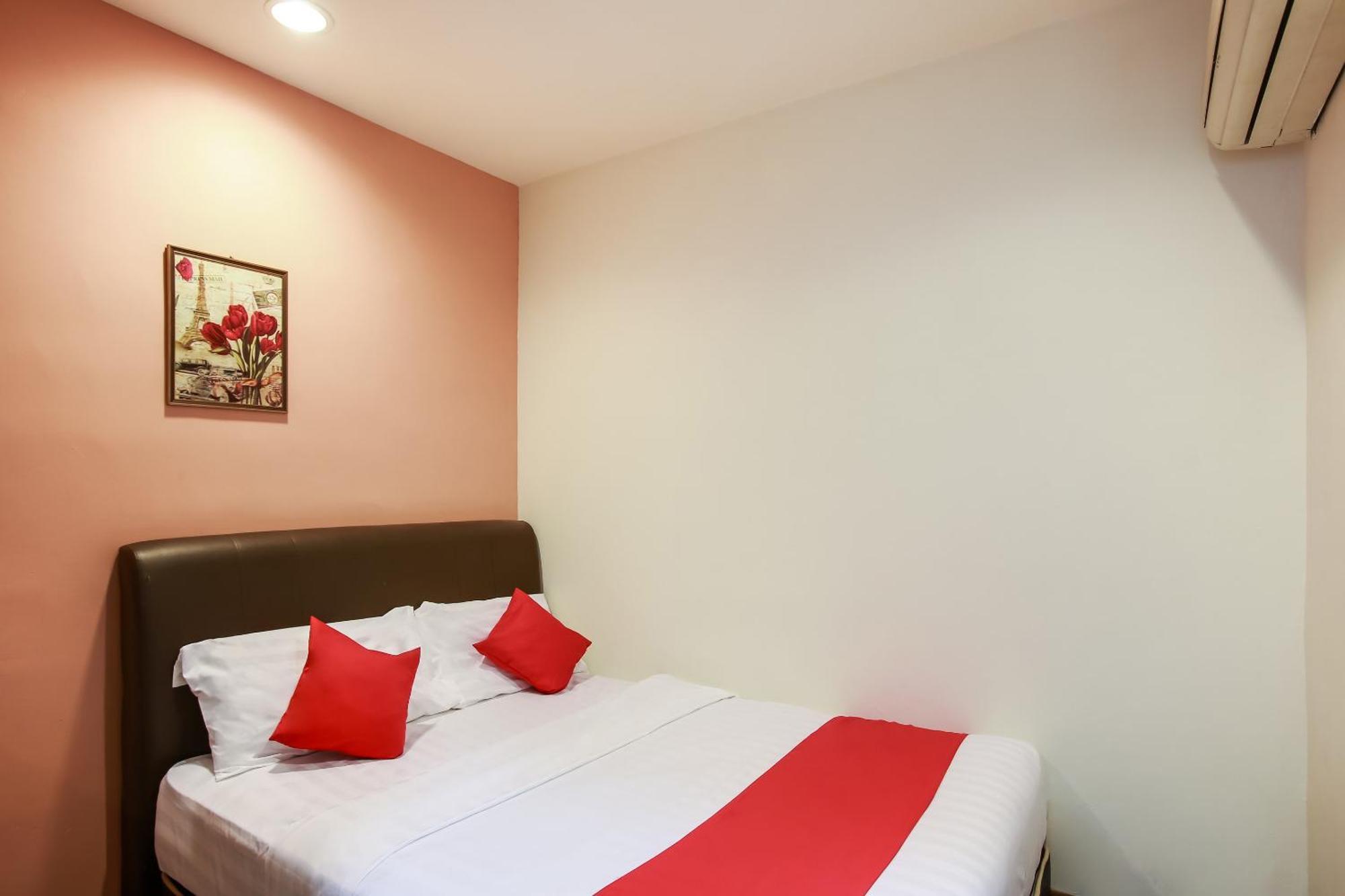 Oyo 90282 Hotel Taj Inn, Seksyen 7 Шах Алам Екстериор снимка