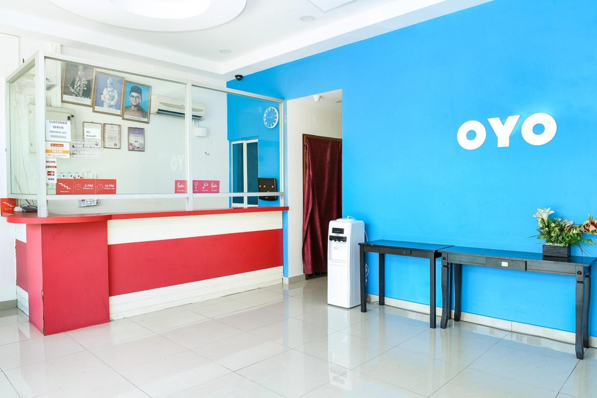 Oyo 90282 Hotel Taj Inn, Seksyen 7 Шах Алам Екстериор снимка