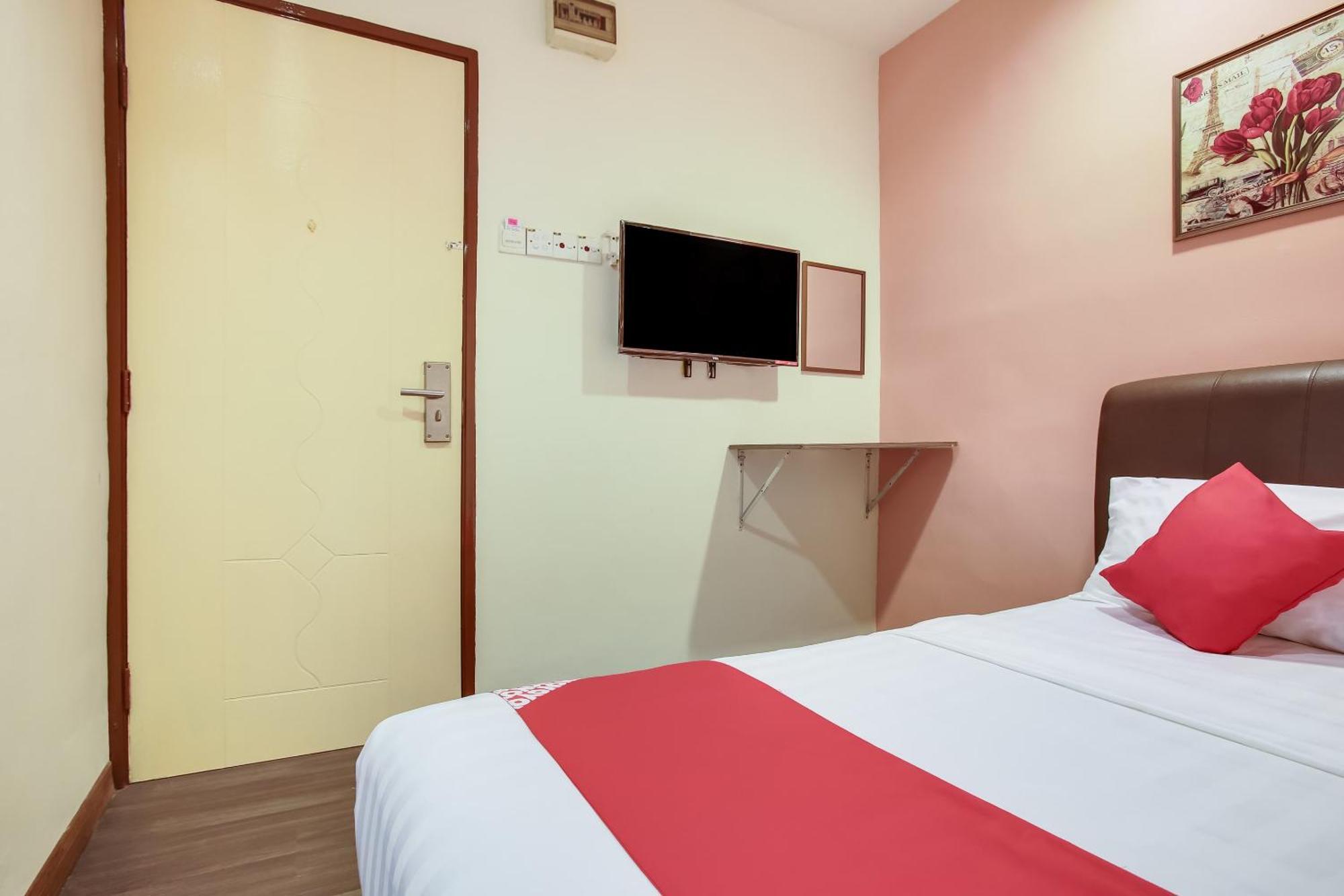 Oyo 90282 Hotel Taj Inn, Seksyen 7 Шах Алам Екстериор снимка