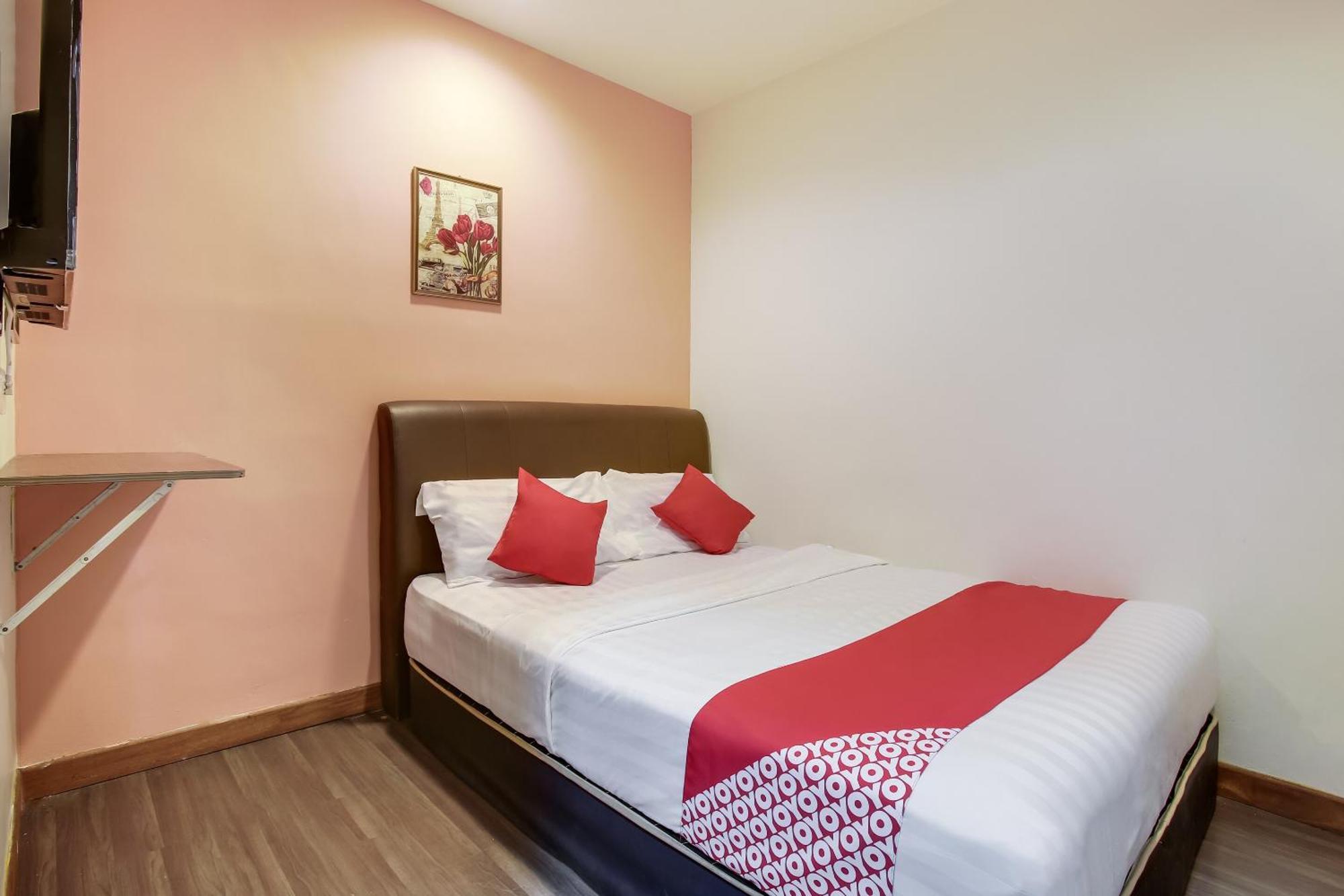 Oyo 90282 Hotel Taj Inn, Seksyen 7 Шах Алам Екстериор снимка