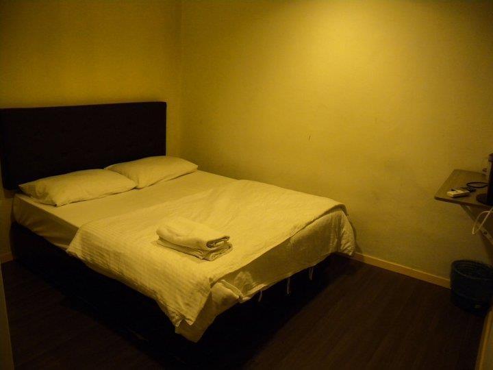 Oyo 90282 Hotel Taj Inn, Seksyen 7 Шах Алам Екстериор снимка